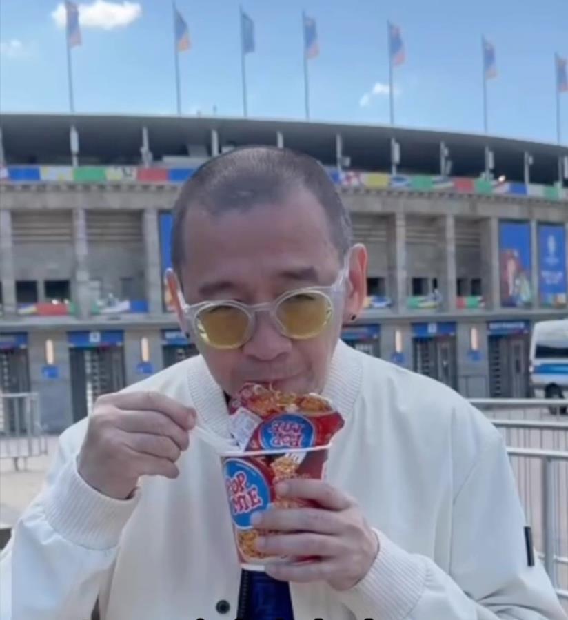 pop mie x coach justin piala eropa